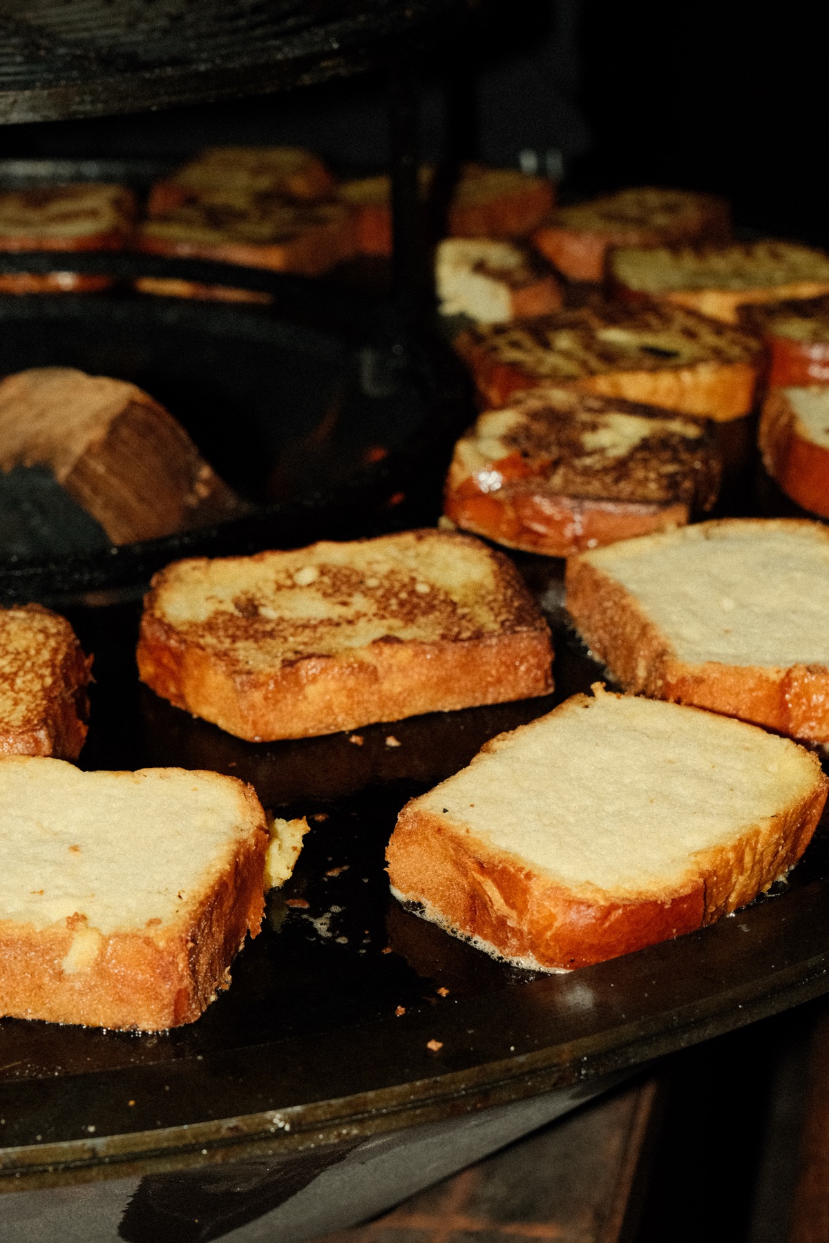 Pains et croques toastés sur la plancha